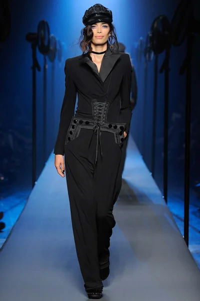 Look 14